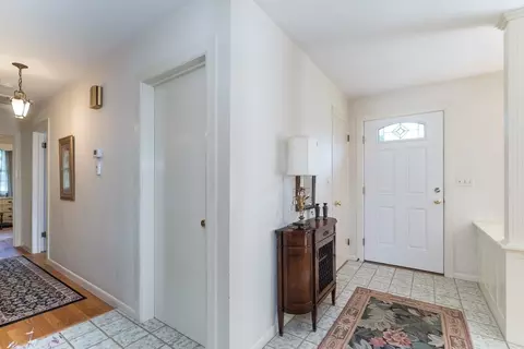 44 Squire Ln, Springfield, MA 01118 photo 18