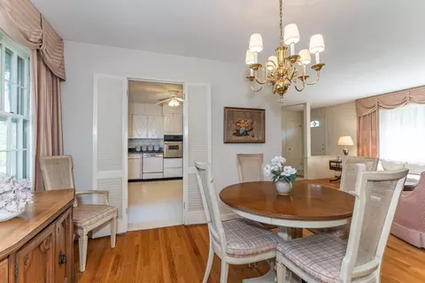 44 Squire Ln, Springfield, MA 01118 photo 6