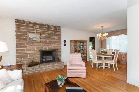 44 Squire Ln, Springfield, MA 01118 photo 5