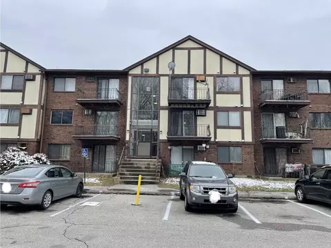 121 Whipple St #15, Worcester, MA 01610