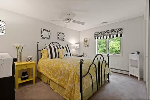 Bedroom - 2 Thomas Cir, Stoneham, MA 02180 photo 2 of 5