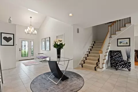 Entry Way - 2 Thomas Cir, Stoneham, MA 02180 photo 2 of 4