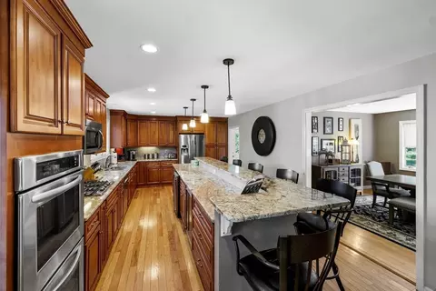 15 Strathmore Rd, Dartmouth, MA 02747
