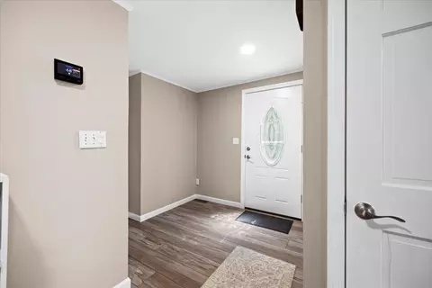 Entry Way - 115 Douglas Rd, Webster, MA 01570 photo 1 of 3