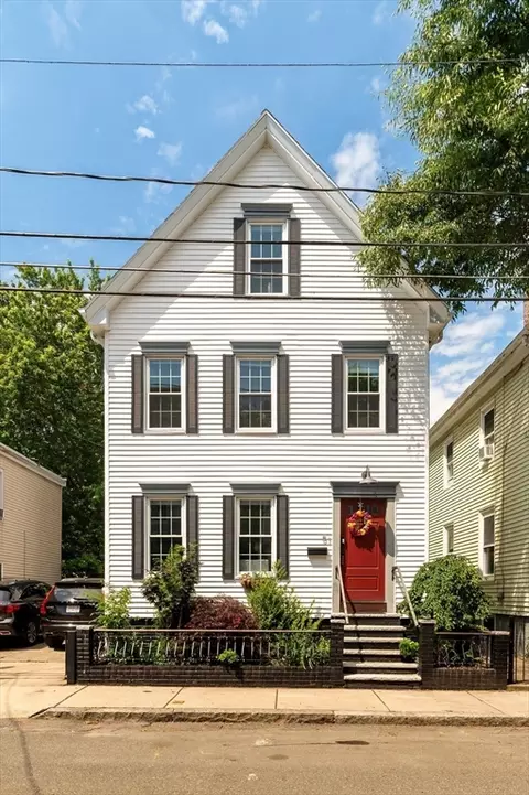 51 Hanson St, Somerville, MA 02143