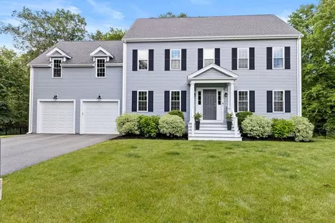 78 Crabtree Ln, Abington, MA 02351