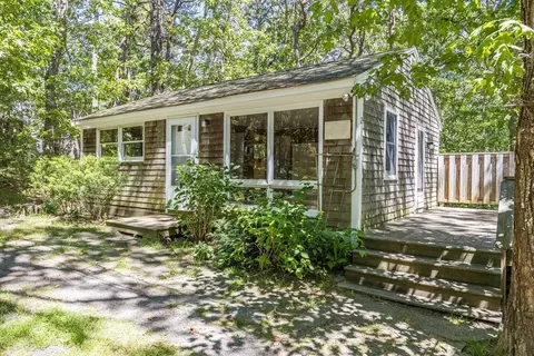 75 Cassick Valley Rd #B, Wellfleet, MA 02667