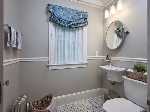 84 Forest St, Worcester, MA 01609 photo 21