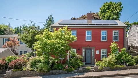 53 E Main St, Gloucester, MA 01930