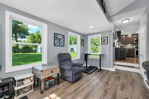 Entry Way - 7 1st Ave, Pepperell, MA 01463 photo 2 of 3