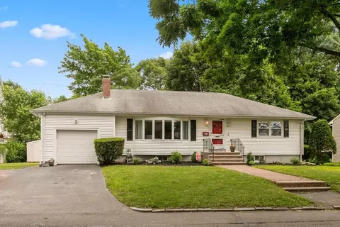 106 Dow Ave, Arlington, MA 02476
