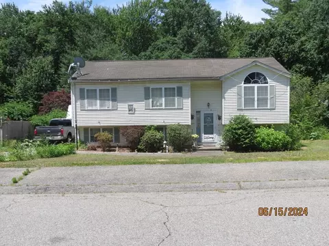 262 Acropolis Rd, Lowell, MA 01854