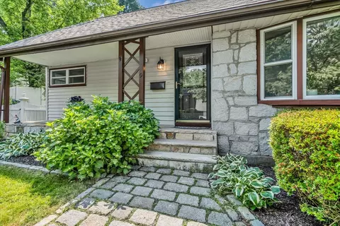 9 University Dr, Natick, MA 01760