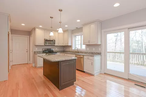 39 Westboro Rd, Upton, MA 01568 photo 12