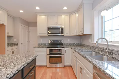39 Westboro Rd, Upton, MA 01568 photo 11