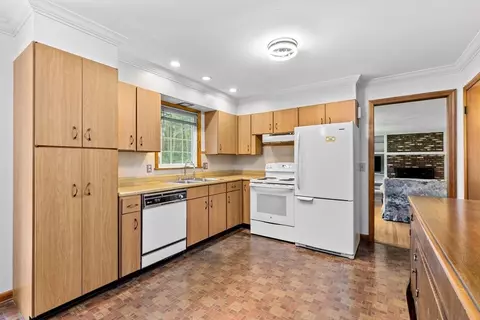 1550 Pine St, Dighton, MA 02715 photo 9