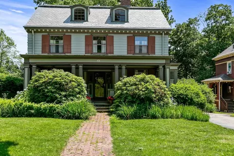 18 Westland St, Worcester, MA 01602