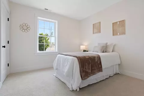 Bedroom - 32 Markham Cir, Ayer, MA 01432 photo 2 of 8