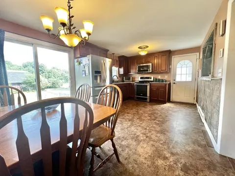 262 Munsing St, Ludlow, MA 01056 photo 11