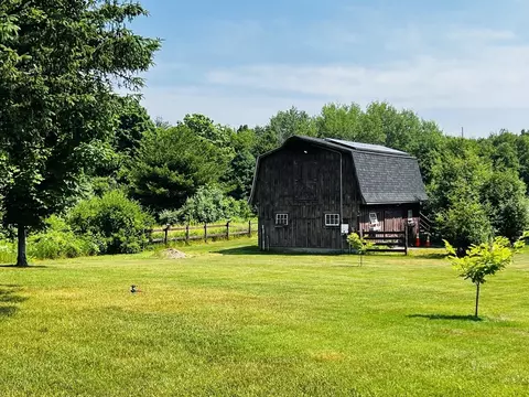 262 Munsing St, Ludlow, MA 01056 photo 5