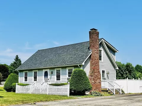 262 Munsing St, Ludlow, MA 01056