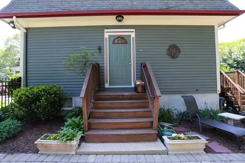24 Pershing Rd #24, Needham, MA 02494