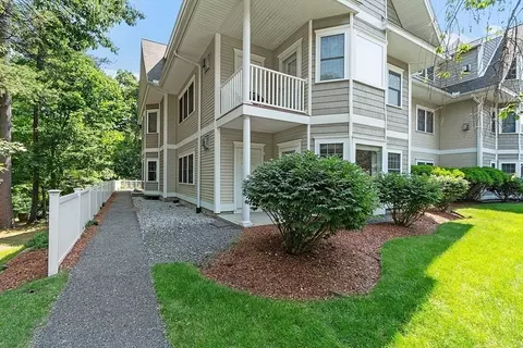 5 Mission Rd #107, Chelmsford, MA 01863