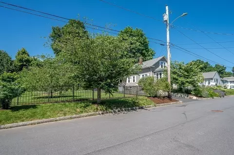 Exterior - 65 Oneida Ave, Worcester, MA 01606 photo 6 of 6