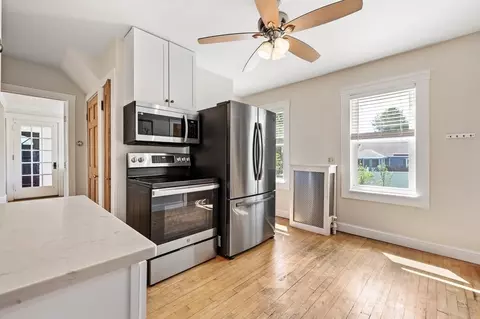 Entry Way - 65 Oneida Ave, Worcester, MA 01606 photo 1 of 5