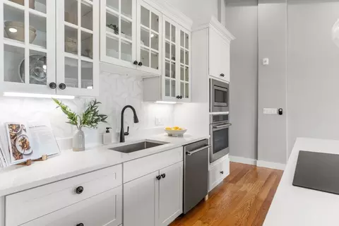 472 E 4th St #3, Boston, MA 02127 photo 4