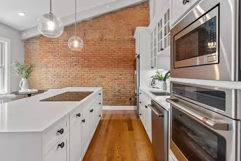 472 E 4th St #3, Boston, MA 02127 photo 3