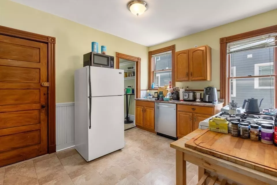 Kitchen - 809-811 Somerville Ave, Somerville, MA 02143 photo 3 of 4