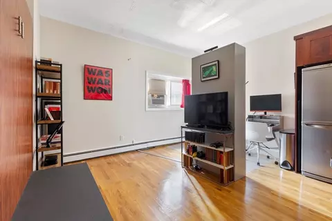 511 Beacon St #8, Boston, MA 02215