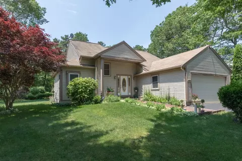 77 Talia Way, Plymouth, MA 02360