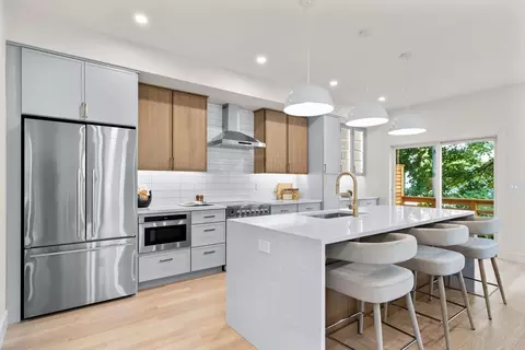 129 Appleton St #2, Arlington, MA 02476 photo 2