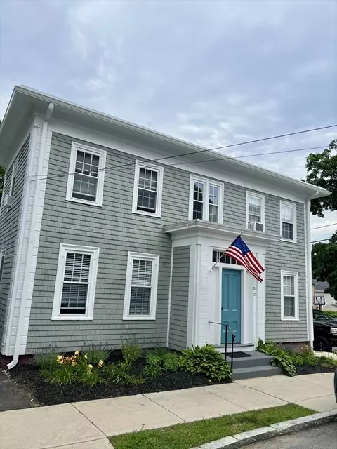 26 Munroe St #4, Newburyport, MA 01950