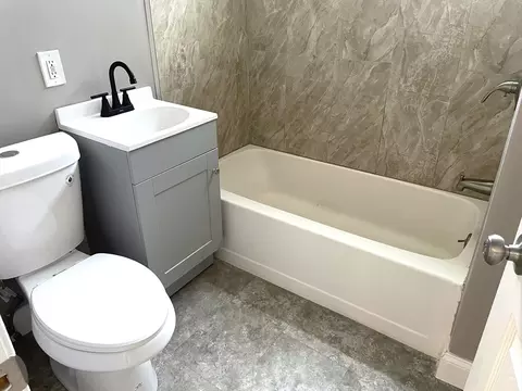 83 Bonner St, Chicopee, MA 01013 photo 4