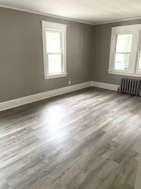83 Bonner St, Chicopee, MA 01013 photo 7