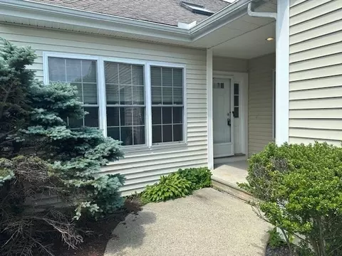 72 Orchard Meadow Dr #72, Shrewsbury, MA 01545