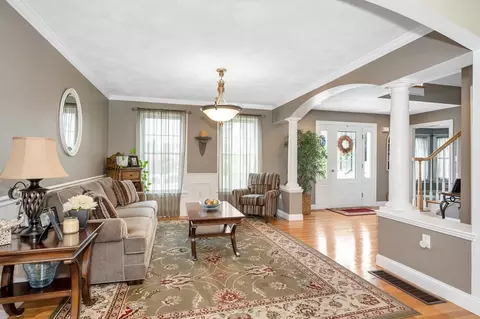 16 Regency Dr, Dracut, MA 01826 photo 4