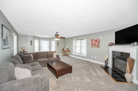 16 Regency Dr, Dracut, MA 01826 photo 15