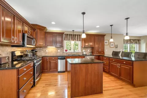 16 Regency Dr, Dracut, MA 01826 photo 11