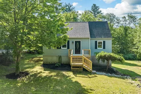 27 Roy St, Raymond, NH 03077