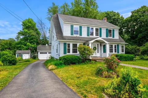 29 Havilah St, Lowell, MA 01852