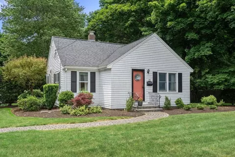 46 Adams St, Medfield, MA 02052