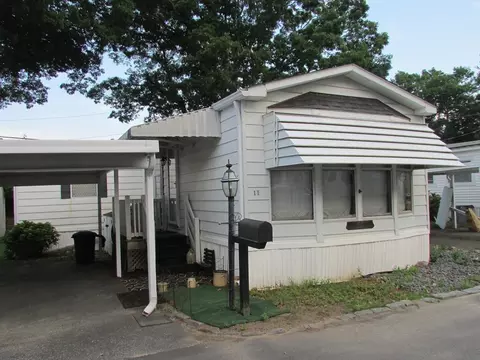 11 Nob Hill Rd, Weymouth, MA 02188