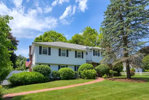 153 Weatherbee Dr, Westwood, MA 02090