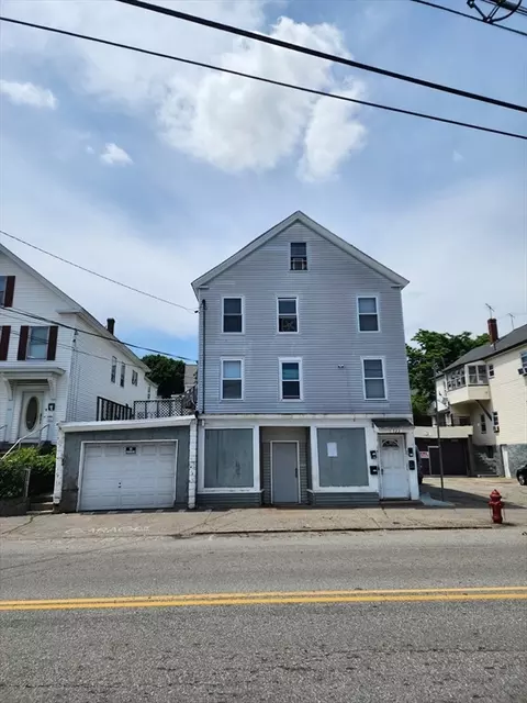 723 Central St, Lowell, MA 01852