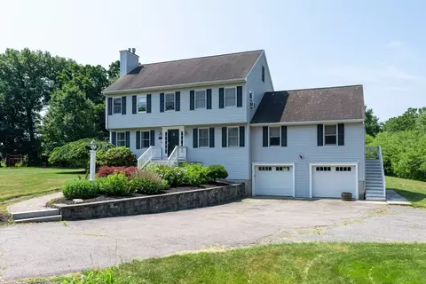 31 Meadowlands Ct, Tewksbury, MA 01876
