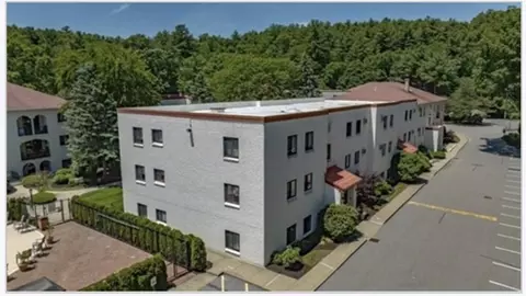 220 Fellsview Ter #222, Stoneham, MA 02180